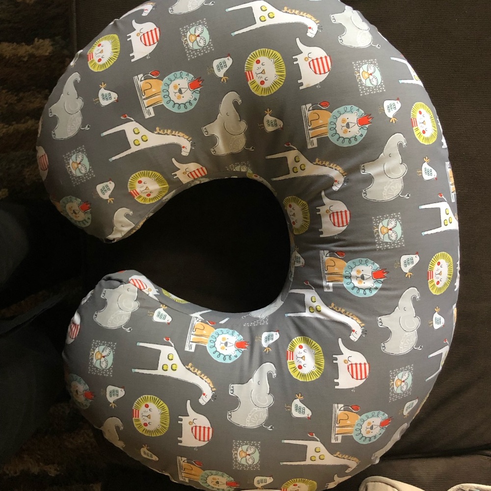 Nursing pillow
